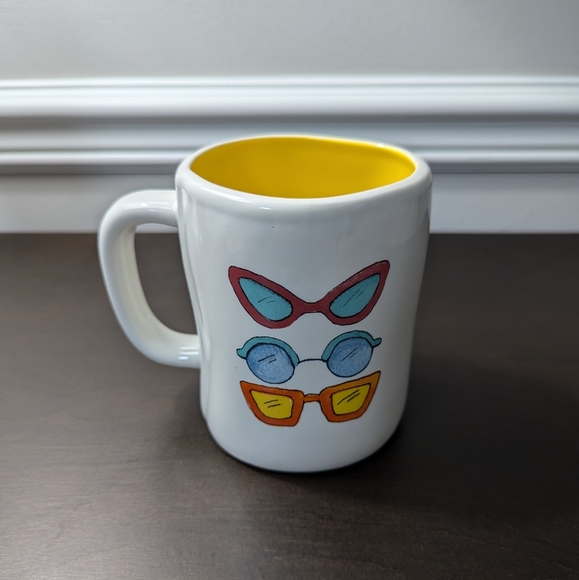 EUC Rae Dunn SUNNY DAYS AHEAD 19.5oz Ceramic Mug with Yellow Interior - Picture 2 of 4